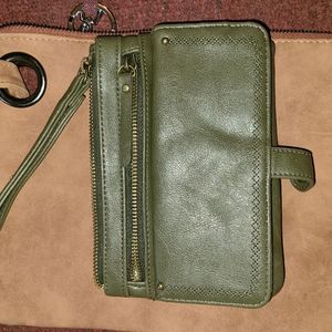 💥Make me an offer!!💙💙 Wristlet